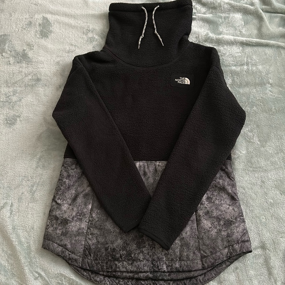The North Face women’s fleece cowl neck pullover with front pocket
